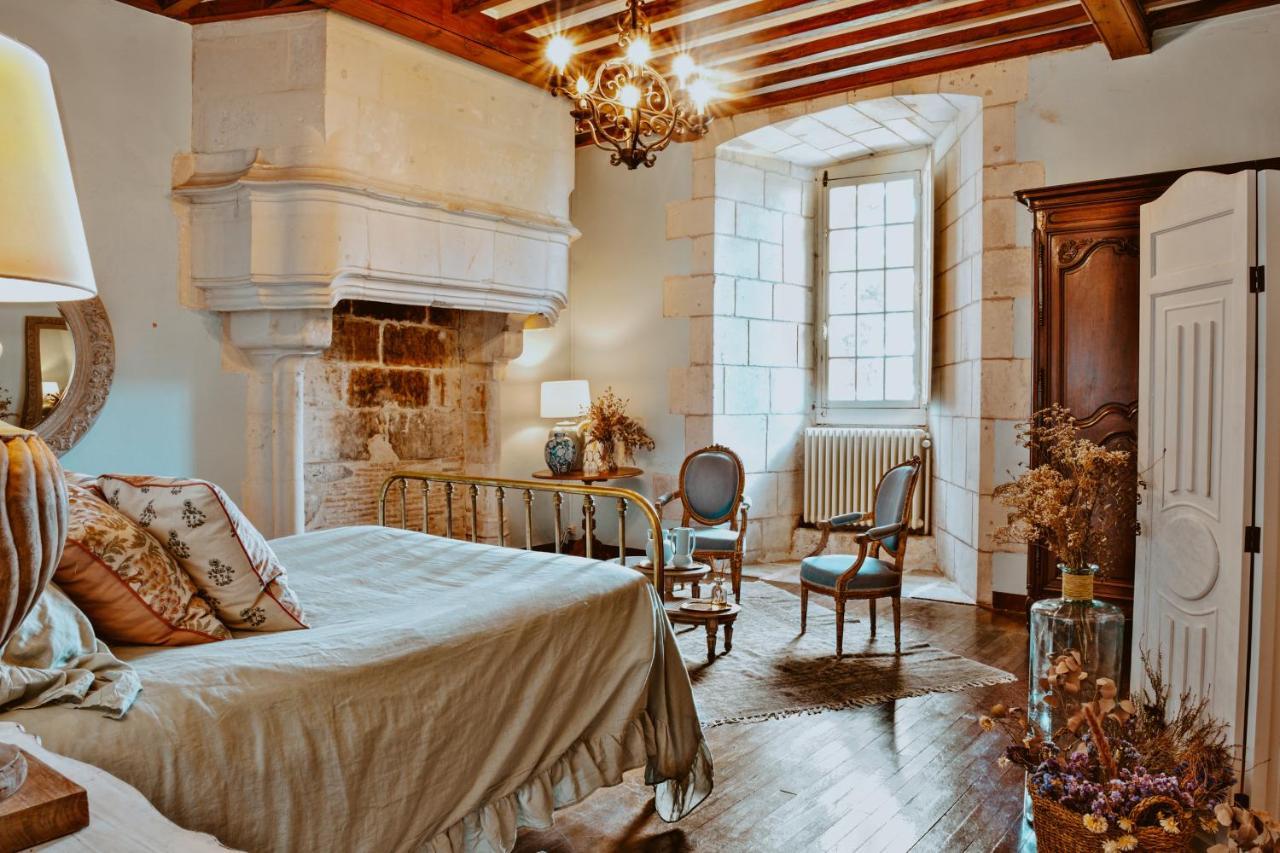 Chateau De Crazannes Екстериор снимка